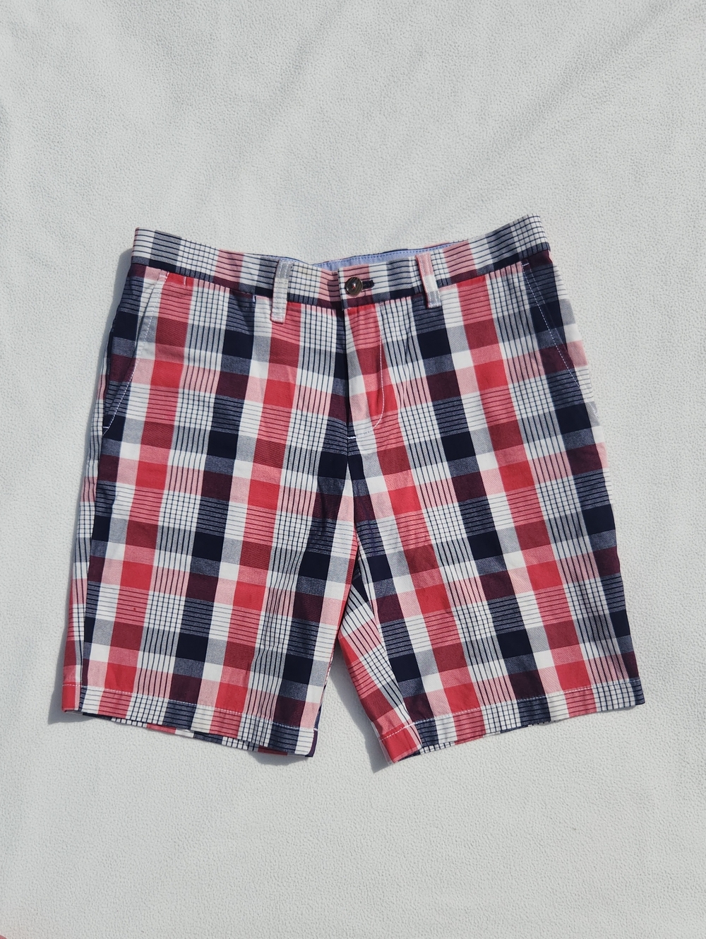 ​Tommy Hilfiger Men’s Red Navy Plaid Flat Front Chino Shorts - Size 32